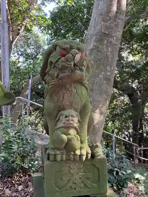 多鯰ヶ池弁天宮の狛犬