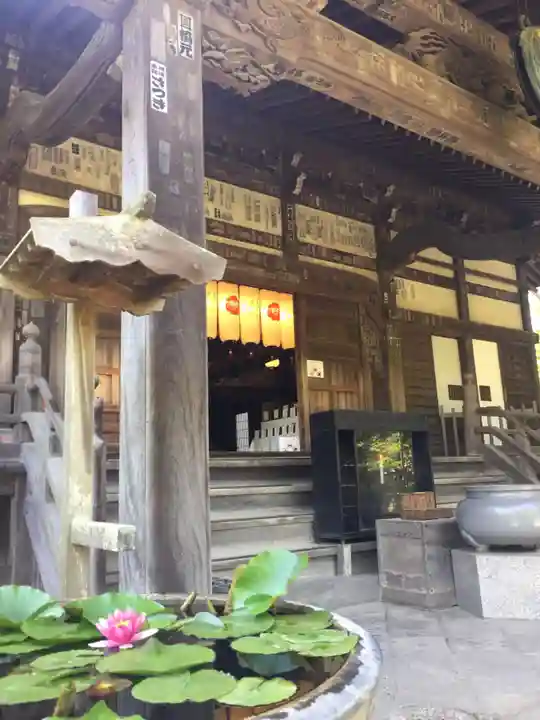 宝戒寺の本殿・本堂