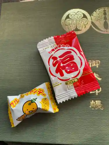 弁天院の{uncategorized: "未分類", other: "その他", undefined: "問題あり", building: "その他建物", grave: "お墓", sacred_gate: "鳥居", guardian: "狛犬", statue: "像", buddha: "仏像", history: "歴史", nature: "自然", garden: "庭園", animal: "動物", pagoda: "塔", temizu: "手水舎", mountain_gate: "山門・神門", sanctuary: "本殿・本堂", subordinate: "末社・摂社", art: "芸術", scenery: "景色", jizo: "地蔵", ema: "絵馬", goshuin: "御朱印", omikuji: "おみくじ", items: "授与品その他", amulet: "お守り", goshuincho: "御朱印帳", eats: "食事", festival: "お祭り", votive_dance: "神楽", shichigosan: "七五三参", wedding: "結婚式", experience: "体験その他", initially: "初詣", around: "周辺", anti_infection: "感染症対策"}