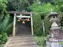 神明社の鳥居