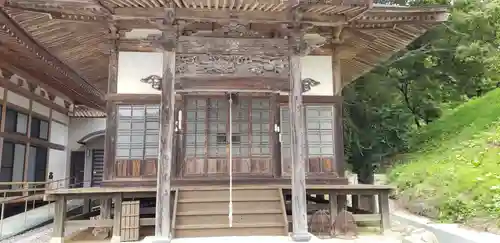 治陸寺の本殿