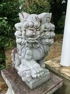 下中野温泉神社の狛犬