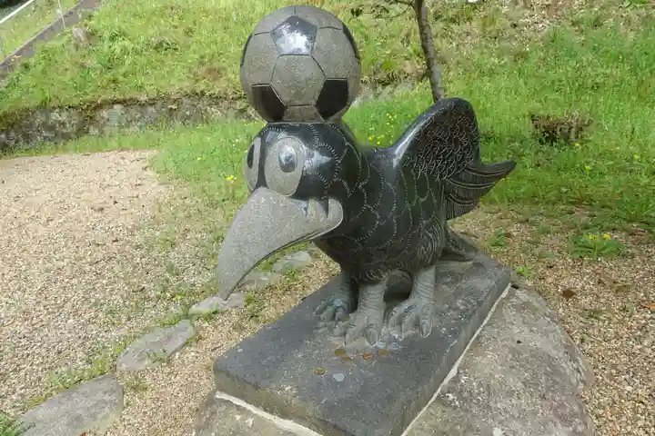 八咫烏神社の狛犬