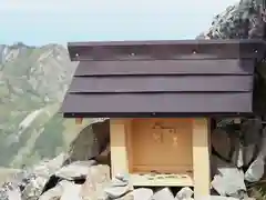 雄山神社峰本社の末社