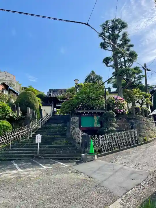 良長院の{uncategorized: "未分類", other: "その他", undefined: "問題あり", building: "その他建物", grave: "お墓", sacred_gate: "鳥居", guardian: "狛犬", statue: "像", buddha: "仏像", history: "歴史", nature: "自然", garden: "庭園", animal: "動物", pagoda: "塔", temizu: "手水舎", mountain_gate: "山門・神門", sanctuary: "本殿・本堂", subordinate: "末社・摂社", art: "芸術", scenery: "景色", jizo: "地蔵", ema: "絵馬", goshuin: "御朱印", omikuji: "おみくじ", items: "授与品その他", amulet: "お守り", goshuincho: "御朱印帳", eats: "食事", festival: "お祭り", votive_dance: "神楽", shichigosan: "七五三参", wedding: "結婚式", experience: "体験その他", initially: "初詣", around: "周辺", anti_infection: "感染症対策"}