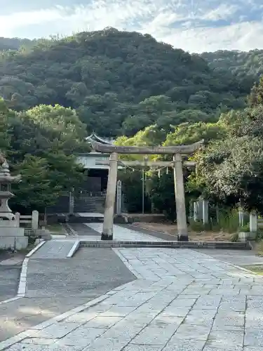 沼名前神社の{uncategorized: "未分類", other: "その他", undefined: "問題あり", building: "その他建物", grave: "お墓", sacred_gate: "鳥居", guardian: "狛犬", statue: "像", buddha: "仏像", history: "歴史", nature: "自然", garden: "庭園", animal: "動物", pagoda: "塔", temizu: "手水舎", mountain_gate: "山門・神門", sanctuary: "本殿・本堂", subordinate: "末社・摂社", art: "芸術", scenery: "景色", jizo: "地蔵", ema: "絵馬", goshuin: "御朱印", omikuji: "おみくじ", items: "授与品その他", amulet: "お守り", goshuincho: "御朱印帳", eats: "食事", festival: "お祭り", votive_dance: "神楽", shichigosan: "七五三参", wedding: "結婚式", experience: "体験その他", initially: "初詣", around: "周辺", anti_infection: "感染症対策"}
