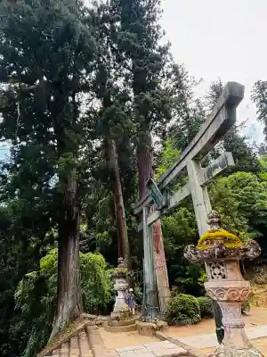 妙義神社の{uncategorized: "未分類", other: "その他", undefined: "問題あり", building: "その他建物", grave: "お墓", sacred_gate: "鳥居", guardian: "狛犬", statue: "像", buddha: "仏像", history: "歴史", nature: "自然", garden: "庭園", animal: "動物", pagoda: "塔", temizu: "手水舎", mountain_gate: "山門・神門", sanctuary: "本殿・本堂", subordinate: "末社・摂社", art: "芸術", scenery: "景色", jizo: "地蔵", ema: "絵馬", goshuin: "御朱印", omikuji: "おみくじ", items: "授与品その他", amulet: "お守り", goshuincho: "御朱印帳", eats: "食事", festival: "お祭り", votive_dance: "神楽", shichigosan: "七五三参", wedding: "結婚式", experience: "体験その他", initially: "初詣", around: "周辺", anti_infection: "感染症対策"}
