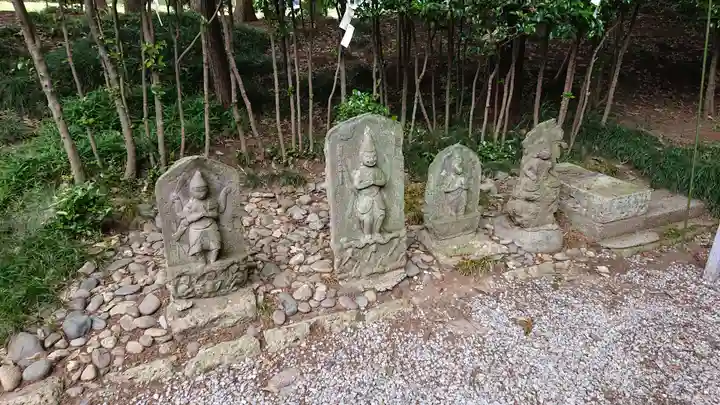 薬師寺八幡宮の像