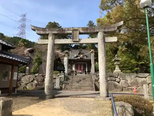 荒穂神社の鳥居