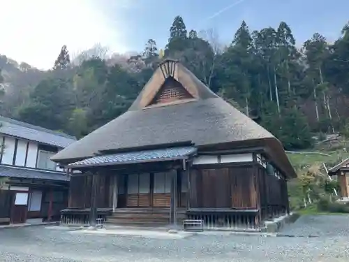 西徳寺の本殿