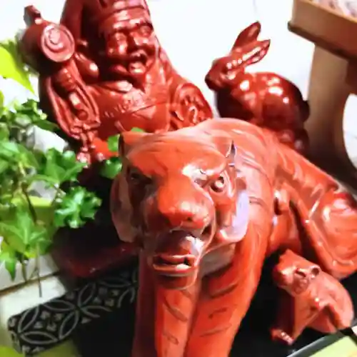 彌彦神社　(伊夜日子神社)の像