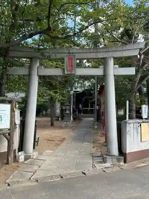 諏訪神社の鳥居