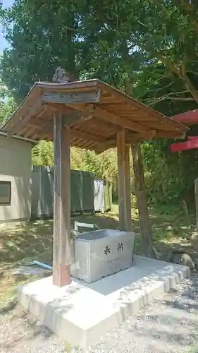 長石稲荷神社の手水舎