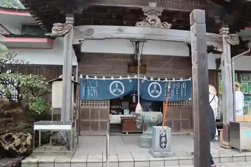 津照寺の本殿・本堂