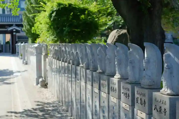 高野山東京別院の{uncategorized: "未分類", other: "その他", undefined: "問題あり", building: "その他建物", grave: "お墓", sacred_gate: "鳥居", guardian: "狛犬", statue: "像", buddha: "仏像", history: "歴史", nature: "自然", garden: "庭園", animal: "動物", pagoda: "塔", temizu: "手水舎", mountain_gate: "山門・神門", sanctuary: "本殿・本堂", subordinate: "末社・摂社", art: "芸術", scenery: "景色", jizo: "地蔵", ema: "絵馬", goshuin: "御朱印", omikuji: "おみくじ", items: "授与品その他", amulet: "お守り", goshuincho: "御朱印帳", eats: "食事", festival: "お祭り", votive_dance: "神楽", shichigosan: "七五三参", wedding: "結婚式", experience: "体験その他", initially: "初詣", around: "周辺", anti_infection: "感染症対策"}