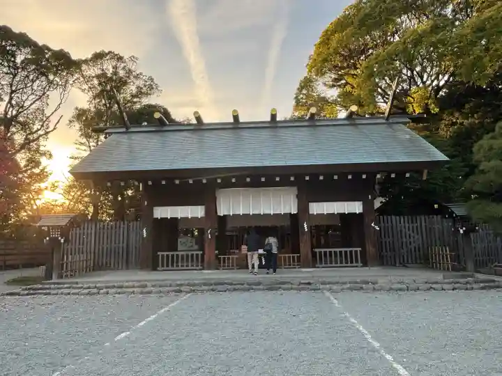 伊勢山皇大神宮の{uncategorized: "未分類", other: "その他", undefined: "問題あり", building: "その他建物", grave: "お墓", sacred_gate: "鳥居", guardian: "狛犬", statue: "像", buddha: "仏像", history: "歴史", nature: "自然", garden: "庭園", animal: "動物", pagoda: "塔", temizu: "手水舎", mountain_gate: "山門・神門", sanctuary: "本殿・本堂", subordinate: "末社・摂社", art: "芸術", scenery: "景色", jizo: "地蔵", ema: "絵馬", goshuin: "御朱印", omikuji: "おみくじ", items: "授与品その他", amulet: "お守り", goshuincho: "御朱印帳", eats: "食事", festival: "お祭り", votive_dance: "神楽", shichigosan: "七五三参", wedding: "結婚式", experience: "体験その他", initially: "初詣", around: "周辺", anti_infection: "感染症対策"}