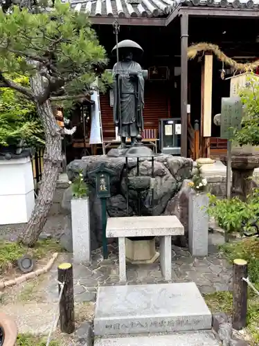 勝龍寺の像