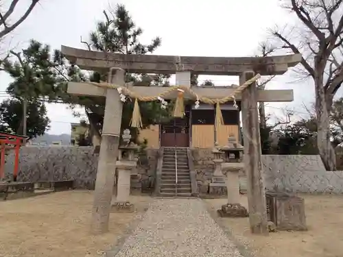 都留美島神社の鳥居