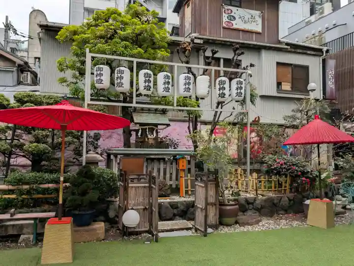 露天神社(お初天神)の{uncategorized: "未分類", other: "その他", undefined: "問題あり", building: "その他建物", grave: "お墓", sacred_gate: "鳥居", guardian: "狛犬", statue: "像", buddha: "仏像", history: "歴史", nature: "自然", garden: "庭園", animal: "動物", pagoda: "塔", temizu: "手水舎", mountain_gate: "山門・神門", sanctuary: "本殿・本堂", subordinate: "末社・摂社", art: "芸術", scenery: "景色", jizo: "地蔵", ema: "絵馬", goshuin: "御朱印", omikuji: "おみくじ", items: "授与品その他", amulet: "お守り", goshuincho: "御朱印帳", eats: "食事", festival: "お祭り", votive_dance: "神楽", shichigosan: "七五三参", wedding: "結婚式", experience: "体験その他", initially: "初詣", around: "周辺", anti_infection: "感染症対策"}