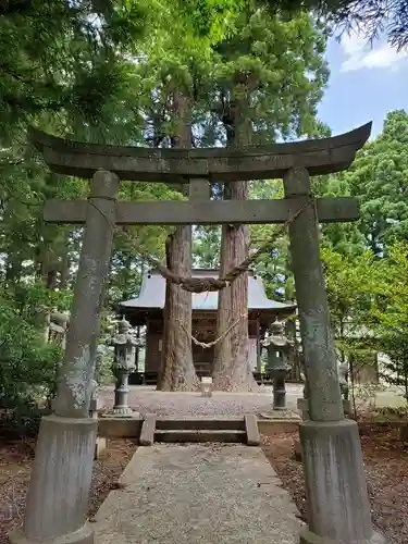 飯豊和気神社の鳥居