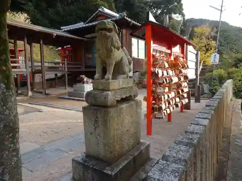 足立山妙見宮（御祖神社）の狛犬