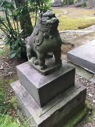 三囲神社の狛犬