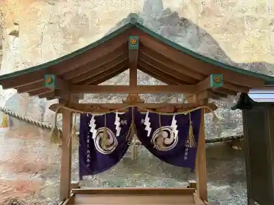 生石神社の{uncategorized: "未分類", other: "その他", undefined: "問題あり", building: "その他建物", grave: "お墓", sacred_gate: "鳥居", guardian: "狛犬", statue: "像", buddha: "仏像", history: "歴史", nature: "自然", garden: "庭園", animal: "動物", pagoda: "塔", temizu: "手水舎", mountain_gate: "山門・神門", sanctuary: "本殿・本堂", subordinate: "末社・摂社", art: "芸術", scenery: "景色", jizo: "地蔵", ema: "絵馬", goshuin: "御朱印", omikuji: "おみくじ", items: "授与品その他", amulet: "お守り", goshuincho: "御朱印帳", eats: "食事", festival: "お祭り", votive_dance: "神楽", shichigosan: "七五三参", wedding: "結婚式", experience: "体験その他", initially: "初詣", around: "周辺", anti_infection: "感染症対策"}