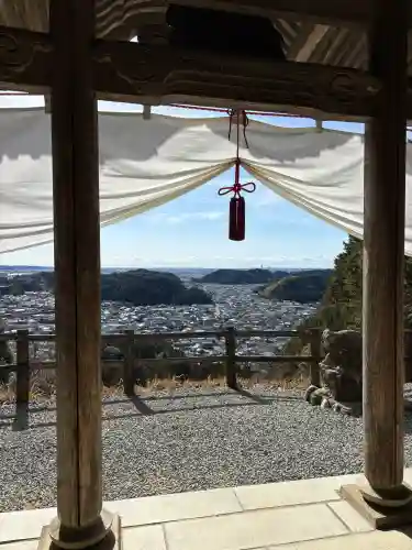 光明寺の{uncategorized: "未分類", other: "その他", undefined: "問題あり", building: "その他建物", grave: "お墓", sacred_gate: "鳥居", guardian: "狛犬", statue: "像", buddha: "仏像", history: "歴史", nature: "自然", garden: "庭園", animal: "動物", pagoda: "塔", temizu: "手水舎", mountain_gate: "山門・神門", sanctuary: "本殿・本堂", subordinate: "末社・摂社", art: "芸術", scenery: "景色", jizo: "地蔵", ema: "絵馬", goshuin: "御朱印", omikuji: "おみくじ", items: "授与品その他", amulet: "お守り", goshuincho: "御朱印帳", eats: "食事", festival: "お祭り", votive_dance: "神楽", shichigosan: "七五三参", wedding: "結婚式", experience: "体験その他", initially: "初詣", around: "周辺", anti_infection: "感染症対策"}