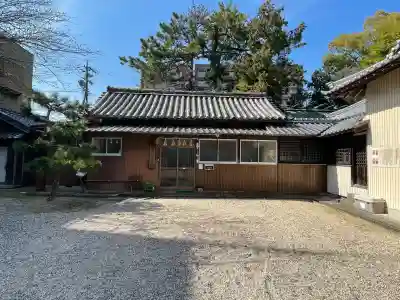 勝速日神社の{uncategorized: "未分類", other: "その他", undefined: "問題あり", building: "その他建物", grave: "お墓", sacred_gate: "鳥居", guardian: "狛犬", statue: "像", buddha: "仏像", history: "歴史", nature: "自然", garden: "庭園", animal: "動物", pagoda: "塔", temizu: "手水舎", mountain_gate: "山門・神門", sanctuary: "本殿・本堂", subordinate: "末社・摂社", art: "芸術", scenery: "景色", jizo: "地蔵", ema: "絵馬", goshuin: "御朱印", omikuji: "おみくじ", items: "授与品その他", amulet: "お守り", goshuincho: "御朱印帳", eats: "食事", festival: "お祭り", votive_dance: "神楽", shichigosan: "七五三参", wedding: "結婚式", experience: "体験その他", initially: "初詣", around: "周辺", anti_infection: "感染症対策"}