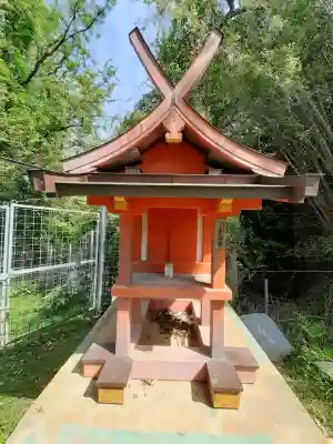 赤乳神社（春日大社境外末社）の{uncategorized: "未分類", other: "その他", undefined: "問題あり", building: "その他建物", grave: "お墓", sacred_gate: "鳥居", guardian: "狛犬", statue: "像", buddha: "仏像", history: "歴史", nature: "自然", garden: "庭園", animal: "動物", pagoda: "塔", temizu: "手水舎", mountain_gate: "山門・神門", sanctuary: "本殿・本堂", subordinate: "末社・摂社", art: "芸術", scenery: "景色", jizo: "地蔵", ema: "絵馬", goshuin: "御朱印", omikuji: "おみくじ", items: "授与品その他", amulet: "お守り", goshuincho: "御朱印帳", eats: "食事", festival: "お祭り", votive_dance: "神楽", shichigosan: "七五三参", wedding: "結婚式", experience: "体験その他", initially: "初詣", around: "周辺", anti_infection: "感染症対策"}