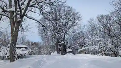 旭山稲荷金刀比羅神社の庭園