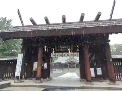 札幌護國神社の山門・神門