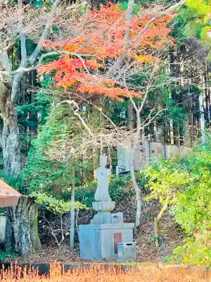 日輪寺の{uncategorized: "未分類", other: "その他", undefined: "問題あり", building: "その他建物", grave: "お墓", sacred_gate: "鳥居", guardian: "狛犬", statue: "像", buddha: "仏像", history: "歴史", nature: "自然", garden: "庭園", animal: "動物", pagoda: "塔", temizu: "手水舎", mountain_gate: "山門・神門", sanctuary: "本殿・本堂", subordinate: "末社・摂社", art: "芸術", scenery: "景色", jizo: "地蔵", ema: "絵馬", goshuin: "御朱印", omikuji: "おみくじ", items: "授与品その他", amulet: "お守り", goshuincho: "御朱印帳", eats: "食事", festival: "お祭り", votive_dance: "神楽", shichigosan: "七五三参", wedding: "結婚式", experience: "体験その他", initially: "初詣", around: "周辺", anti_infection: "感染症対策"}