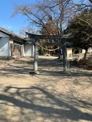八幡神社の{uncategorized: "未分類", other: "その他", undefined: "問題あり", building: "その他建物", grave: "お墓", sacred_gate: "鳥居", guardian: "狛犬", statue: "像", buddha: "仏像", history: "歴史", nature: "自然", garden: "庭園", animal: "動物", pagoda: "塔", temizu: "手水舎", mountain_gate: "山門・神門", sanctuary: "本殿・本堂", subordinate: "末社・摂社", art: "芸術", scenery: "景色", jizo: "地蔵", ema: "絵馬", goshuin: "御朱印", omikuji: "おみくじ", items: "授与品その他", amulet: "お守り", goshuincho: "御朱印帳", eats: "食事", festival: "お祭り", votive_dance: "神楽", shichigosan: "七五三参", wedding: "結婚式", experience: "体験その他", initially: "初詣", around: "周辺", anti_infection: "感染症対策"}
