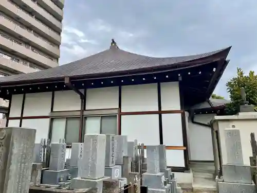 龍光寺の{uncategorized: "未分類", other: "その他", undefined: "問題あり", building: "その他建物", grave: "お墓", sacred_gate: "鳥居", guardian: "狛犬", statue: "像", buddha: "仏像", history: "歴史", nature: "自然", garden: "庭園", animal: "動物", pagoda: "塔", temizu: "手水舎", mountain_gate: "山門・神門", sanctuary: "本殿・本堂", subordinate: "末社・摂社", art: "芸術", scenery: "景色", jizo: "地蔵", ema: "絵馬", goshuin: "御朱印", omikuji: "おみくじ", items: "授与品その他", amulet: "お守り", goshuincho: "御朱印帳", eats: "食事", festival: "お祭り", votive_dance: "神楽", shichigosan: "七五三参", wedding: "結婚式", experience: "体験その他", initially: "初詣", around: "周辺", anti_infection: "感染症対策"}