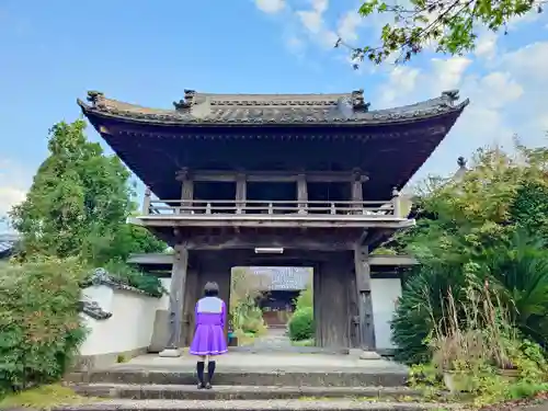 西林院の山門