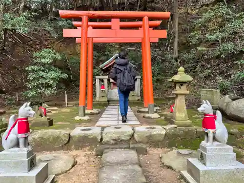 日御碕神社の{uncategorized: "未分類", other: "その他", undefined: "問題あり", building: "その他建物", grave: "お墓", sacred_gate: "鳥居", guardian: "狛犬", statue: "像", buddha: "仏像", history: "歴史", nature: "自然", garden: "庭園", animal: "動物", pagoda: "塔", temizu: "手水舎", mountain_gate: "山門・神門", sanctuary: "本殿・本堂", subordinate: "末社・摂社", art: "芸術", scenery: "景色", jizo: "地蔵", ema: "絵馬", goshuin: "御朱印", omikuji: "おみくじ", items: "授与品その他", amulet: "お守り", goshuincho: "御朱印帳", eats: "食事", festival: "お祭り", votive_dance: "神楽", shichigosan: "七五三参", wedding: "結婚式", experience: "体験その他", initially: "初詣", around: "周辺", anti_infection: "感染症対策"}