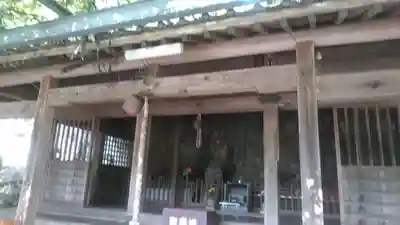 瑞巌寺磨崖仏の本殿・本堂