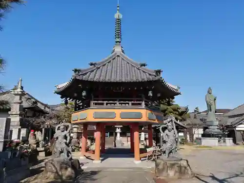 宝珠院の山門・神門