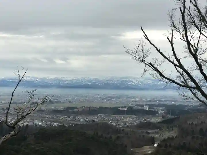 春日山神社の景色