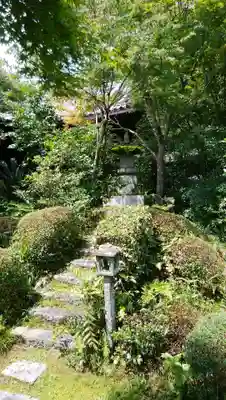 善法律寺の本殿・本堂