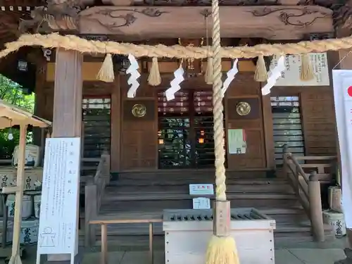 座間神社の本殿・本堂