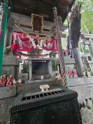 瓢箪山稲荷神社の{uncategorized: "未分類", other: "その他", undefined: "問題あり", building: "その他建物", grave: "お墓", sacred_gate: "鳥居", guardian: "狛犬", statue: "像", buddha: "仏像", history: "歴史", nature: "自然", garden: "庭園", animal: "動物", pagoda: "塔", temizu: "手水舎", mountain_gate: "山門・神門", sanctuary: "本殿・本堂", subordinate: "末社・摂社", art: "芸術", scenery: "景色", jizo: "地蔵", ema: "絵馬", goshuin: "御朱印", omikuji: "おみくじ", items: "授与品その他", amulet: "お守り", goshuincho: "御朱印帳", eats: "食事", festival: "お祭り", votive_dance: "神楽", shichigosan: "七五三参", wedding: "結婚式", experience: "体験その他", initially: "初詣", around: "周辺", anti_infection: "感染症対策"}