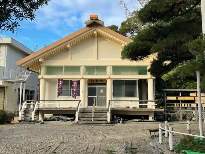 日保見山八幡宮の{uncategorized: "未分類", other: "その他", undefined: "問題あり", building: "その他建物", grave: "お墓", sacred_gate: "鳥居", guardian: "狛犬", statue: "像", buddha: "仏像", history: "歴史", nature: "自然", garden: "庭園", animal: "動物", pagoda: "塔", temizu: "手水舎", mountain_gate: "山門・神門", sanctuary: "本殿・本堂", subordinate: "末社・摂社", art: "芸術", scenery: "景色", jizo: "地蔵", ema: "絵馬", goshuin: "御朱印", omikuji: "おみくじ", items: "授与品その他", amulet: "お守り", goshuincho: "御朱印帳", eats: "食事", festival: "お祭り", votive_dance: "神楽", shichigosan: "七五三参", wedding: "結婚式", experience: "体験その他", initially: "初詣", around: "周辺", anti_infection: "感染症対策"}