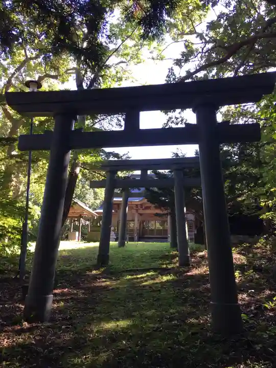 権現山内浦神社の鳥居