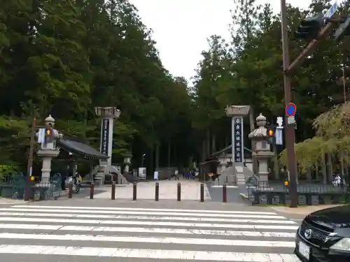 高野山金剛峯寺奥の院の{uncategorized: "未分類", other: "その他", undefined: "問題あり", building: "その他建物", grave: "お墓", sacred_gate: "鳥居", guardian: "狛犬", statue: "像", buddha: "仏像", history: "歴史", nature: "自然", garden: "庭園", animal: "動物", pagoda: "塔", temizu: "手水舎", mountain_gate: "山門・神門", sanctuary: "本殿・本堂", subordinate: "末社・摂社", art: "芸術", scenery: "景色", jizo: "地蔵", ema: "絵馬", goshuin: "御朱印", omikuji: "おみくじ", items: "授与品その他", amulet: "お守り", goshuincho: "御朱印帳", eats: "食事", festival: "お祭り", votive_dance: "神楽", shichigosan: "七五三参", wedding: "結婚式", experience: "体験その他", initially: "初詣", around: "周辺", anti_infection: "感染症対策"}