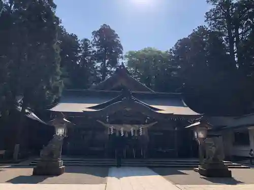 白山比咩神社の本殿