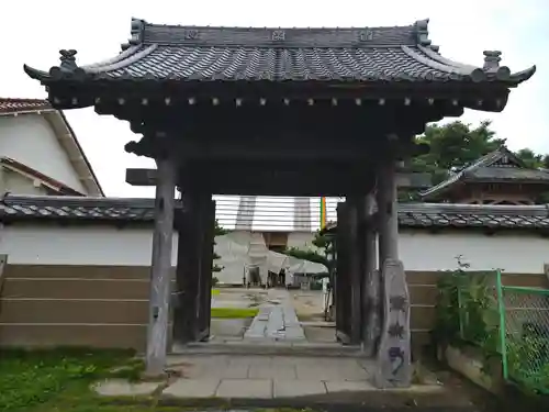 常楽寺の山門