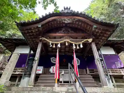 伊勢部柿本神社の本殿・本堂