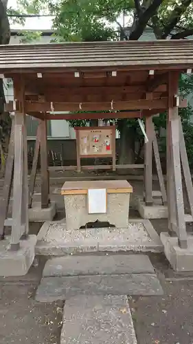 東官守稲荷神社の手水舎